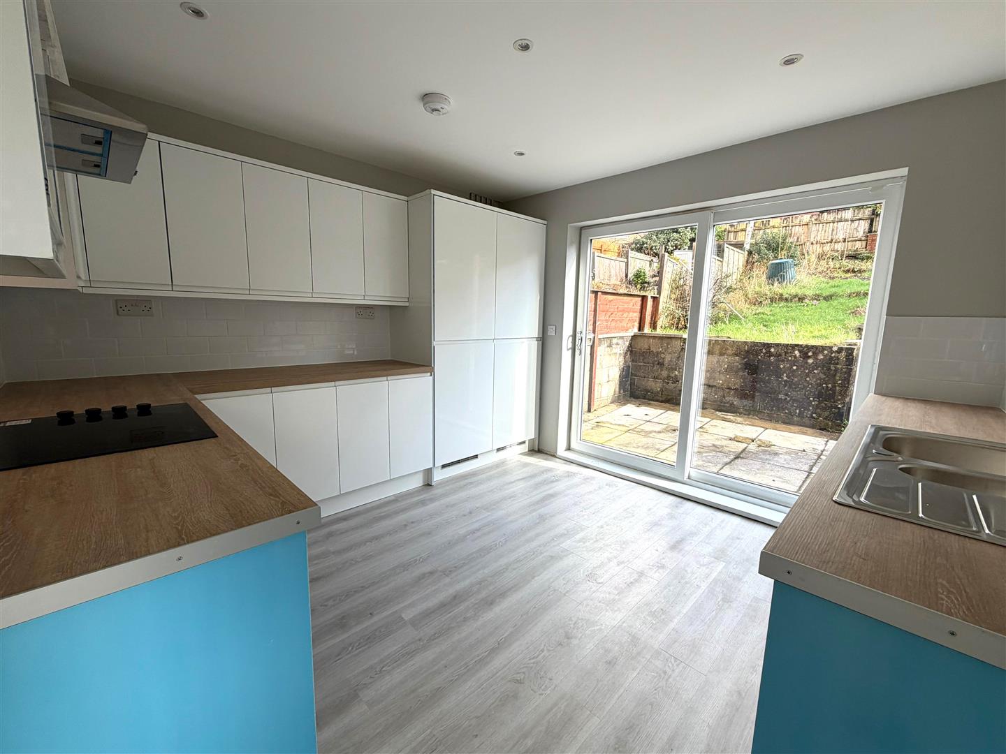 Maes-Y-Felin, Ravenhill, Swansea, SA5 5DW